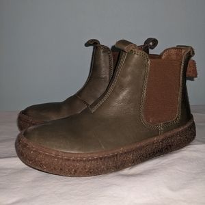 Naturino Figus Casual Chelsea Toddler Boot. Sage Green. Size 26 EU.